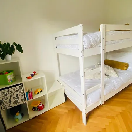 Apartma Srecko, *